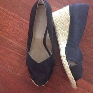 Expressions Black peep toe Wedge Sandals. Sz 9.